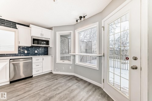 784 Blackburn Place, Edmonton, AB - Indoor Photo Showing Kitchen