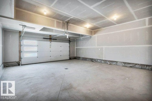 17 Norwyck Way, Spruce Grove, AB - Indoor Photo Showing Garage