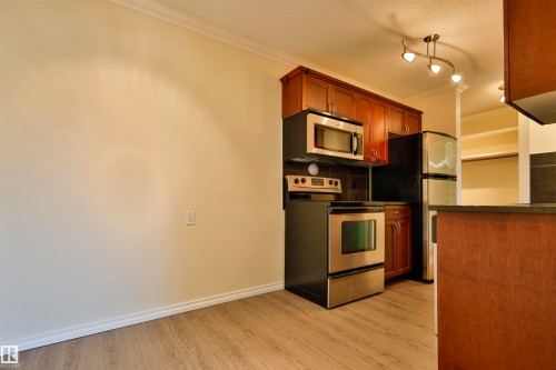 306 10160 83 Avenue, Edmonton, AB - Indoor Photo Showing Kitchen