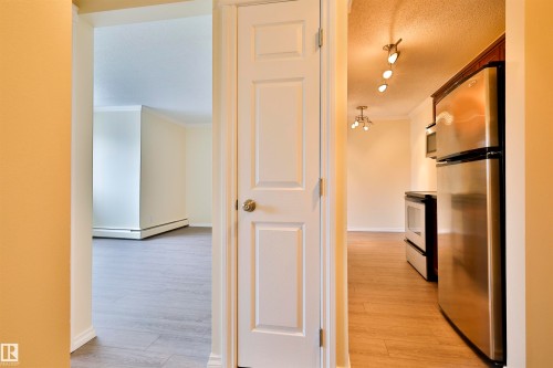 306 10160 83 Avenue, Edmonton, AB - Indoor