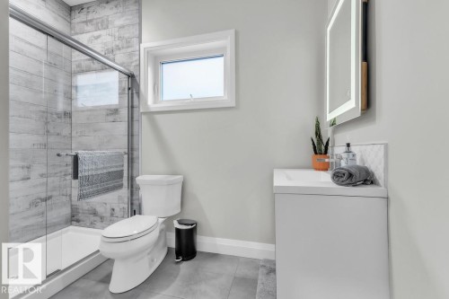 8617 108A Street, Edmonton, AB - Indoor Photo Showing Bathroom