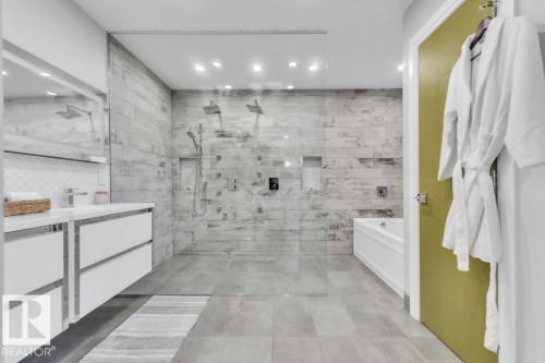 8617 108A Street, Edmonton, AB - Indoor Photo Showing Bathroom