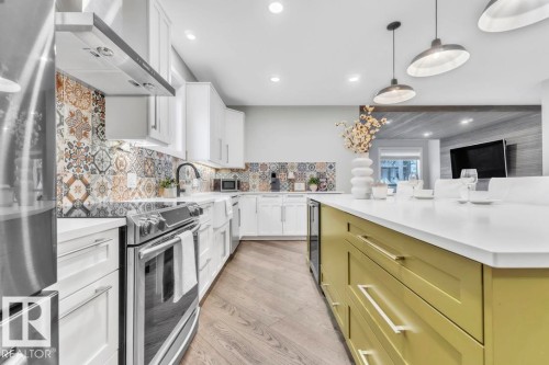 8617 108A Street, Edmonton, AB - Indoor Photo Showing Kitchen With Upgraded Kitchen