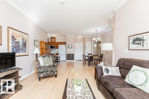 206 8528 82 Avenue, Edmonton, AB - Indoor Photo Showing Living Room