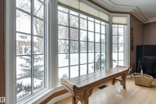 106 St George'S Crescent, Edmonton, AB - Indoor Photo Showing Other Room