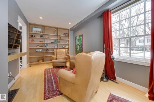 106 St George'S Crescent, Edmonton, AB - Indoor Photo Showing Other Room