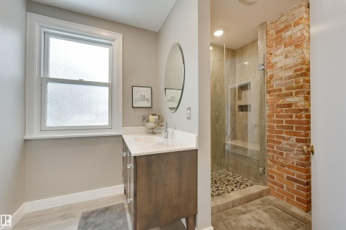 106 St George'S Crescent, Edmonton, AB - Indoor