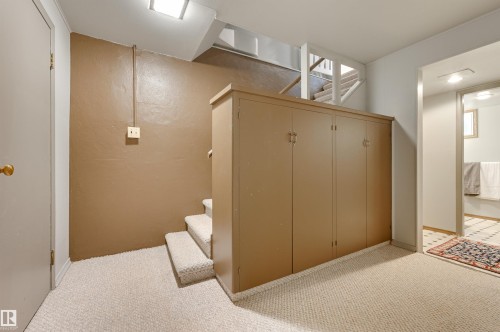 106 St George'S Crescent, Edmonton, AB - Indoor