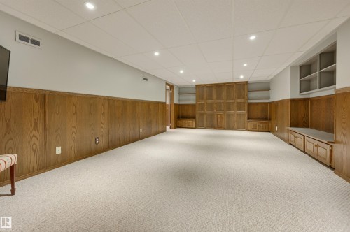 106 St George'S Crescent, Edmonton, AB - Indoor