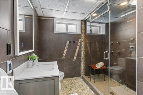 44 Kenilworth Crescent, St. Albert, AB - Indoor Photo Showing Bathroom