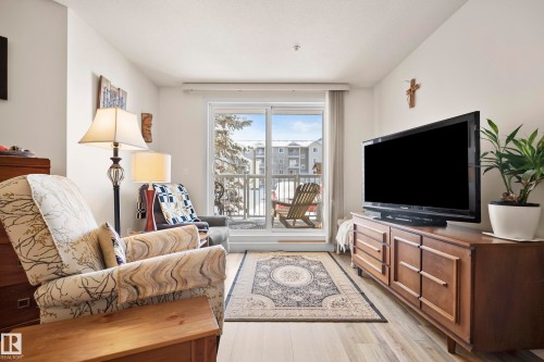 128 4309 33 Street, Stony Plain, AB - Indoor Photo Showing Living Room
