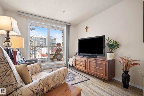128 4309 33 Street, Stony Plain, AB - Indoor Photo Showing Living Room