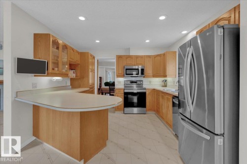 9615 101 Street, Edmonton, AB - Indoor Photo Showing Kitchen