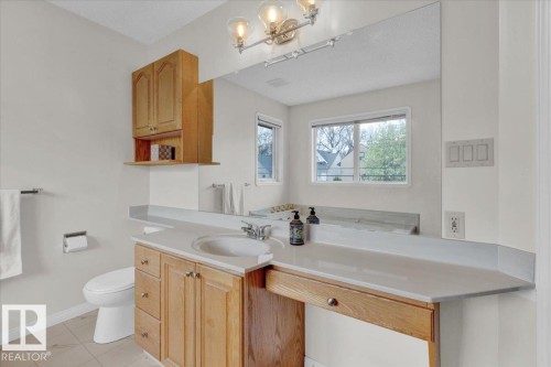 9615 101 Street, Edmonton, AB - Indoor Photo Showing Bathroom