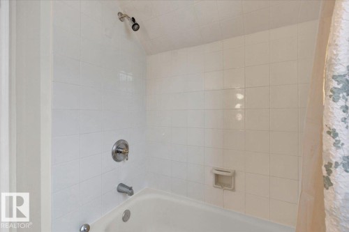 9615 101 Street, Edmonton, AB - Indoor Photo Showing Bathroom