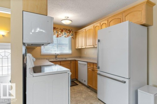 59 Springfield Crescent, St. Albert, AB - Indoor Photo Showing Kitchen
