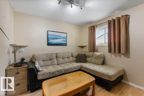 59 Springfield Crescent, St. Albert, AB - Indoor Photo Showing Living Room