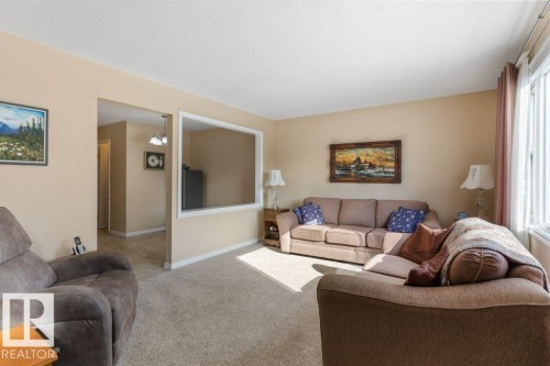 59 Springfield Crescent, St. Albert, AB - Indoor Photo Showing Living Room
