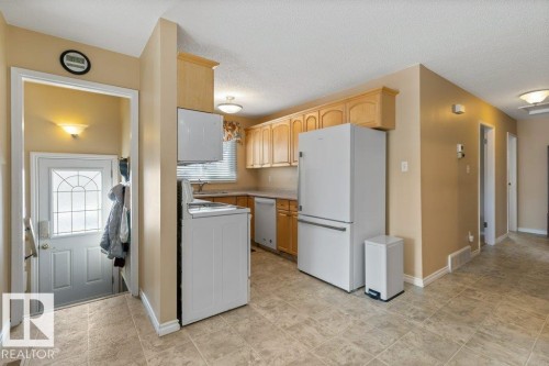 59 Springfield Crescent, St. Albert, AB - Indoor Photo Showing Kitchen