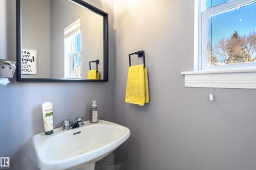 1 30 Levasseur Road, St. Albert, AB - Indoor Photo Showing Bathroom