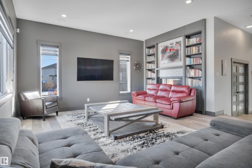 136 Kirpatrick Crescent, Leduc, AB - Indoor Photo Showing Living Room