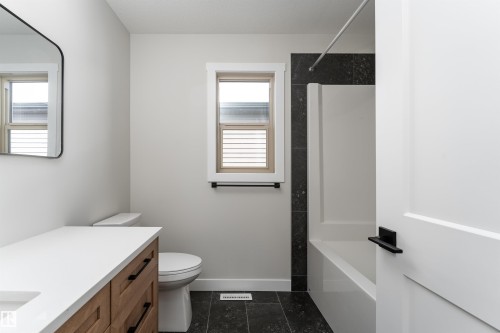 10 Gable Common, Spruce Grove, AB - Indoor Photo Showing Bathroom