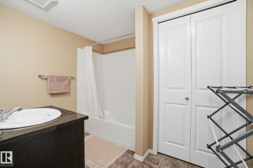420 3315 James Mowatt Trail, Edmonton, AB - Indoor Photo Showing Bathroom