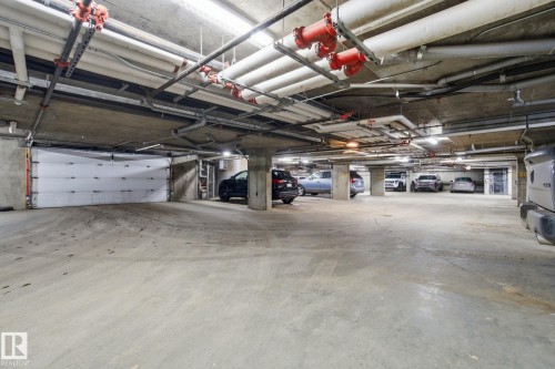 420 3315 James Mowatt Trail, Edmonton, AB - Indoor Photo Showing Garage