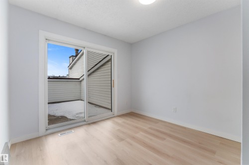 151 Marlborough Place, Edmonton, AB - Indoor Photo Showing Other Room