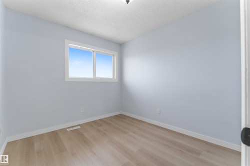 151 Marlborough Place, Edmonton, AB - Indoor Photo Showing Other Room