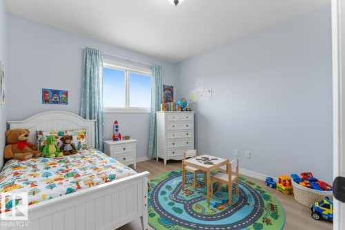 151 Marlborough Place, Edmonton, AB - Indoor Photo Showing Bedroom