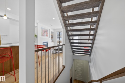 9012 92 Avenue, Edmonton, AB - Indoor Photo Showing Other Room