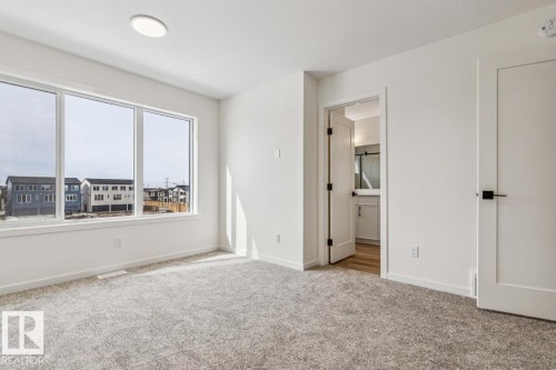 324 30 Street, Edmonton, AB - Indoor