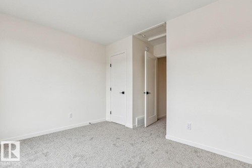 324 30 Street, Edmonton, AB - Indoor Photo Showing Other Room