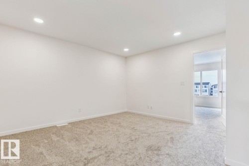 324 30 Street, Edmonton, AB - Indoor Photo Showing Other Room