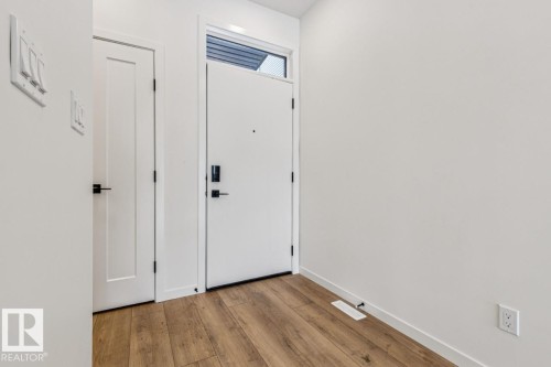 324 30 Street, Edmonton, AB - Indoor Photo Showing Other Room