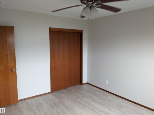 8315 69 Avenue, Edmonton, AB - Indoor Photo Showing Other Room