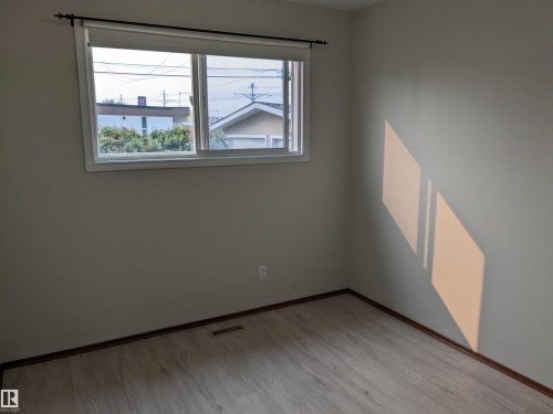 8315 69 Avenue, Edmonton, AB - Indoor Photo Showing Other Room