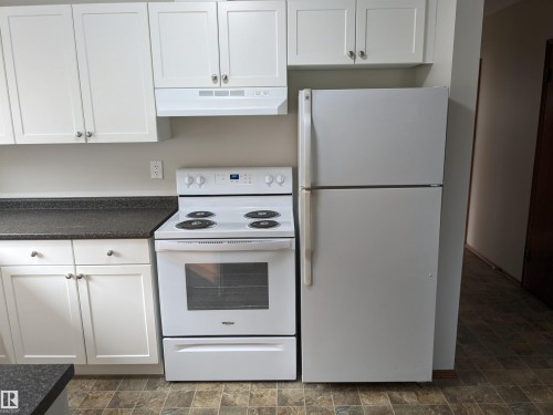 8315 69 Avenue, Edmonton, AB - Indoor Photo Showing Kitchen
