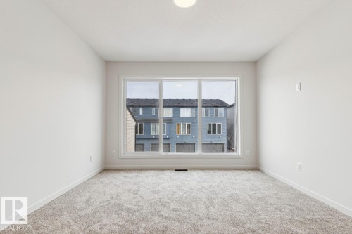 319 30 Street, Edmonton, AB - Indoor Photo Showing Other Room
