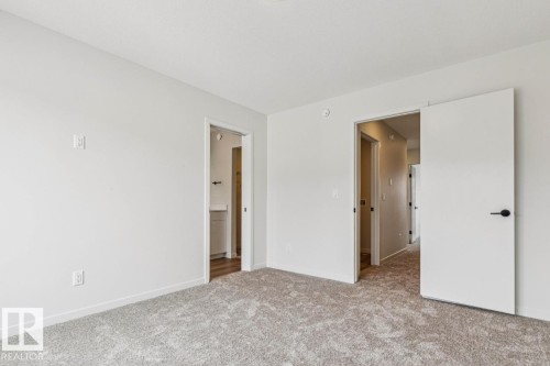 319 30 Street, Edmonton, AB - Indoor Photo Showing Other Room