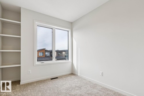 319 30 Street, Edmonton, AB - Indoor Photo Showing Other Room