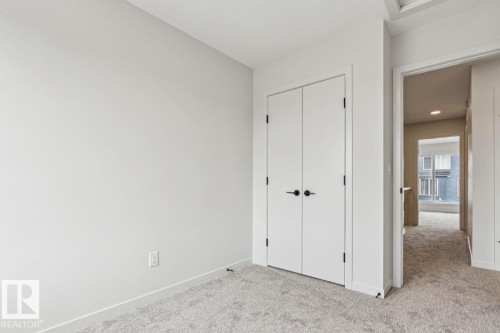 319 30 Street, Edmonton, AB - Indoor Photo Showing Other Room
