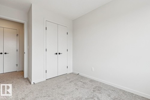 319 30 Street, Edmonton, AB - Indoor Photo Showing Other Room