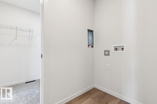319 30 Street, Edmonton, AB - Indoor