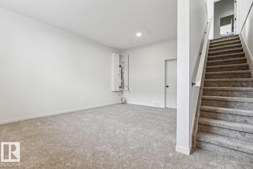 319 30 Street, Edmonton, AB - Indoor Photo Showing Other Room