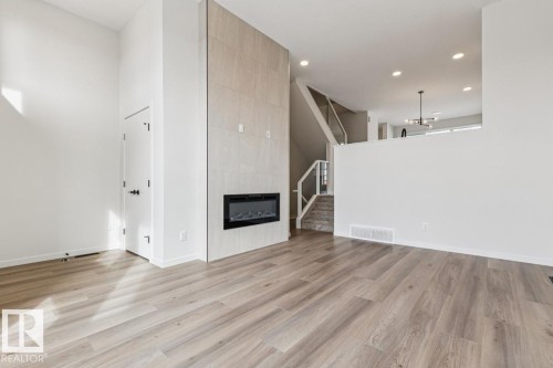 319 30 Street, Edmonton, AB - Indoor With Fireplace