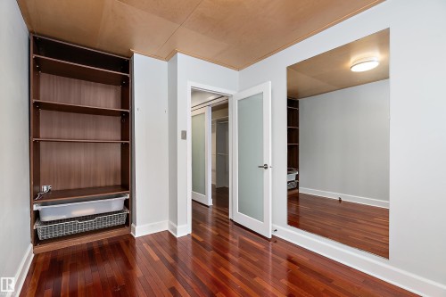 9716 88 Avenue, Edmonton, AB - Indoor Photo Showing Other Room