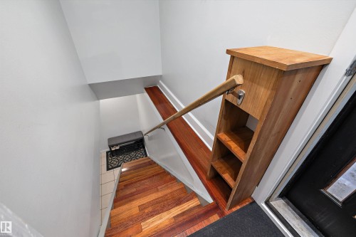 9716 88 Avenue, Edmonton, AB - Indoor Photo Showing Other Room