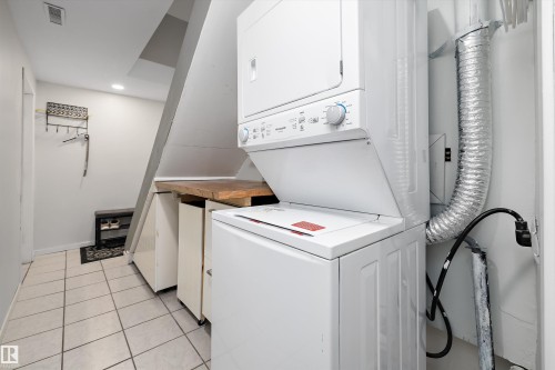 9716 88 Avenue, Edmonton, AB - Indoor Photo Showing Laundry Room